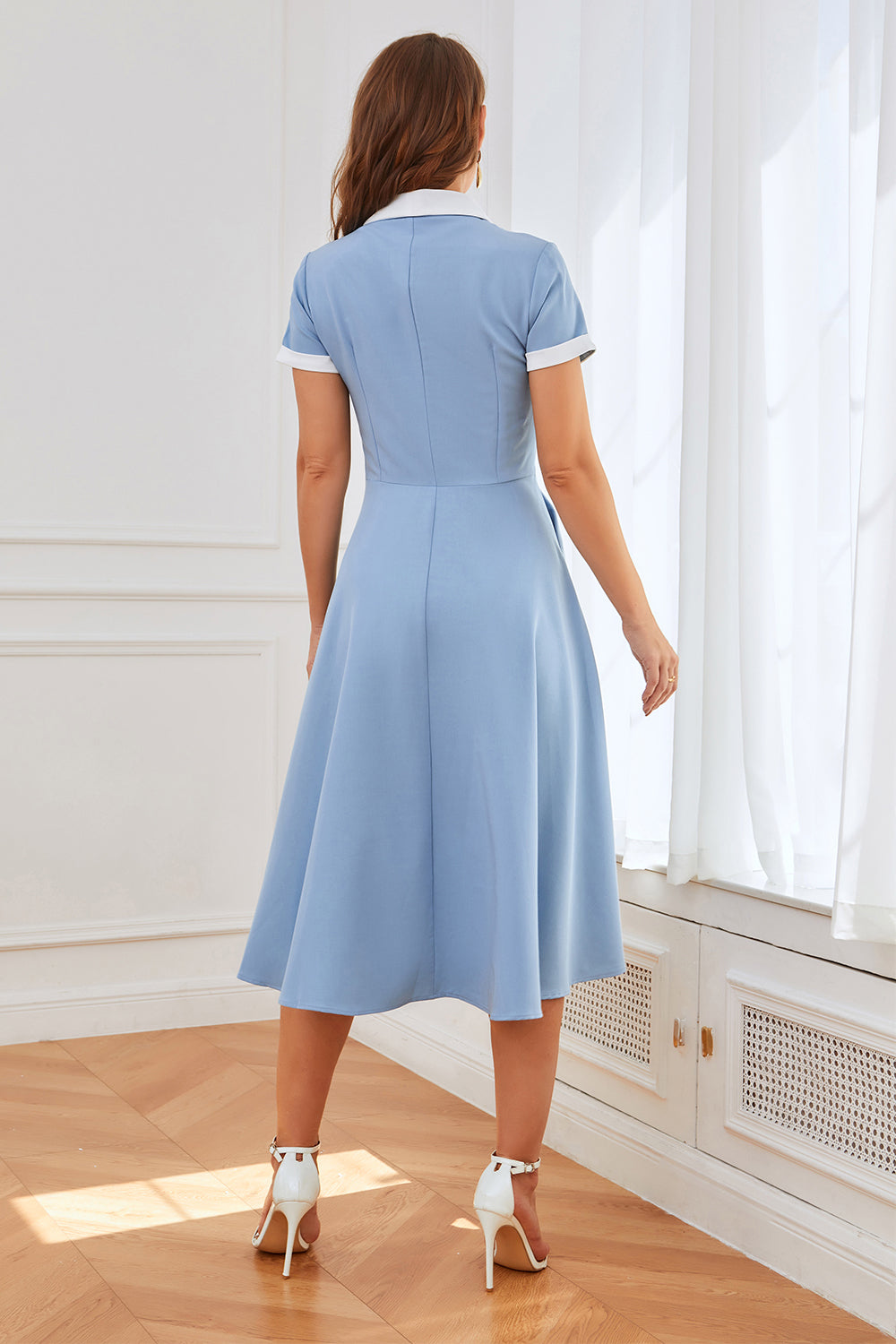 Vestido azul de balanço dos anos 50 com bolsos