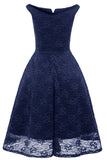 Um vestido de cocktail verde escuro bateau line