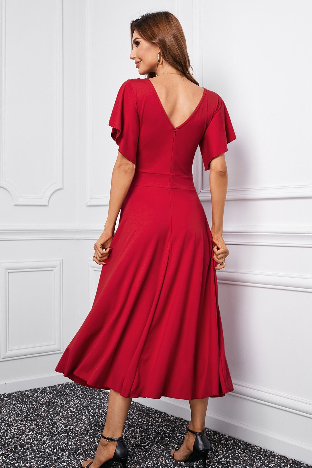Vestido de festa simples vermelho com mangas de boné