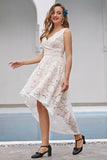 Vestido de renda branco e champanhe