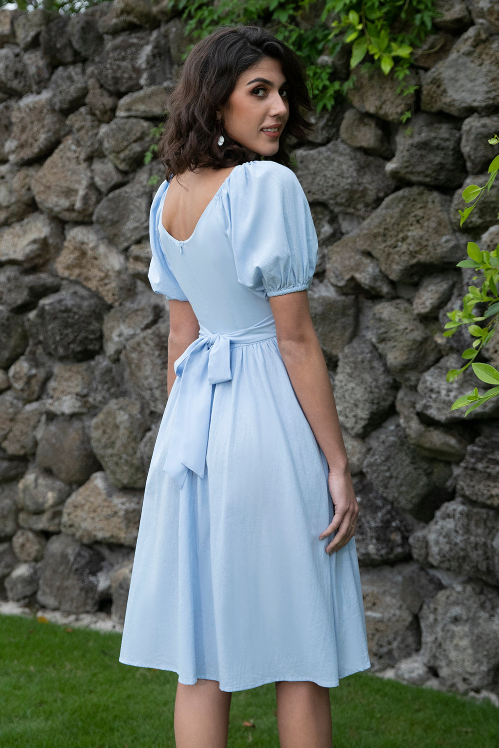Vestido de verão azul pescoço quadrado