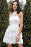 Um vestido de formatura de renda branca line Halter