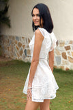 Vestido de renda de decote em V branco