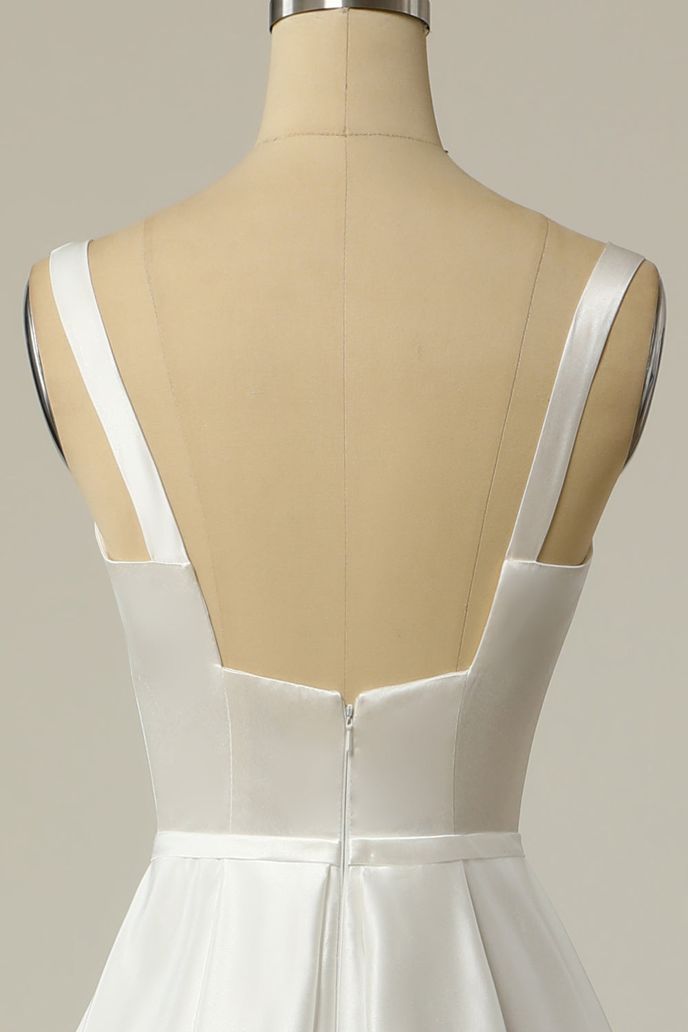 Simples um vestido de noiva branco de pescoço quadrado quadrado branco longo