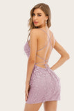 Vestido curto de renda apertada