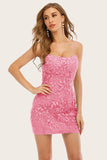 Vestido curto de renda apertada