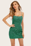 Vestido curto de renda apertada