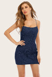 Vestido curto de renda apertada