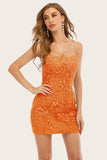 Vestido curto de renda apertada
