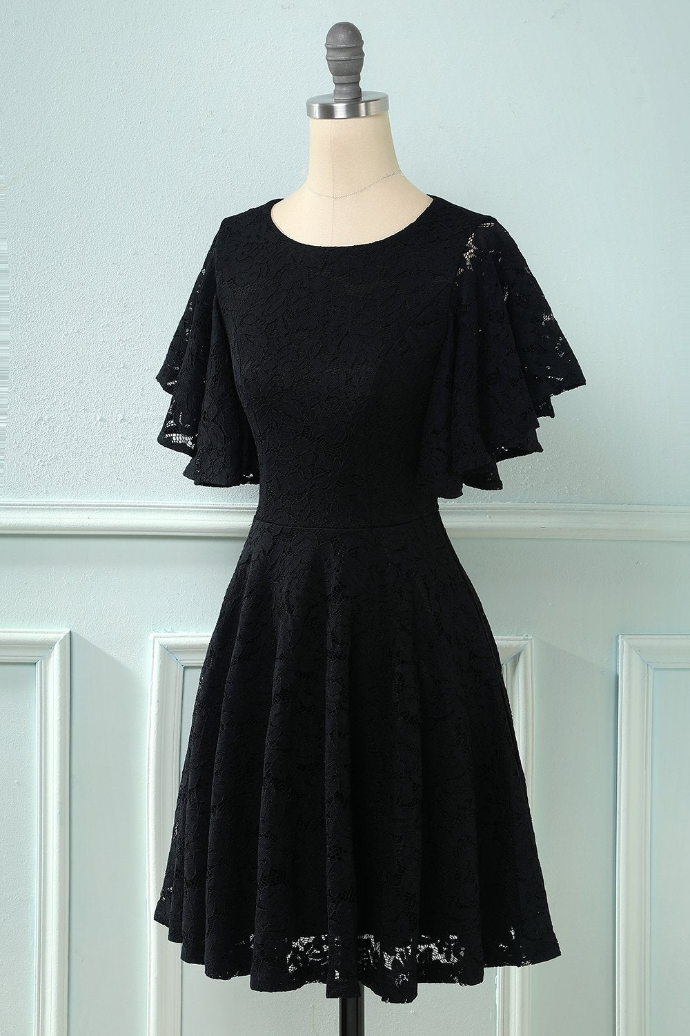 Vestido de renda de mangas de batwing