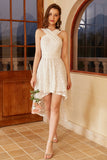 Vestido de festa branco alto baixo com renda sem mangas