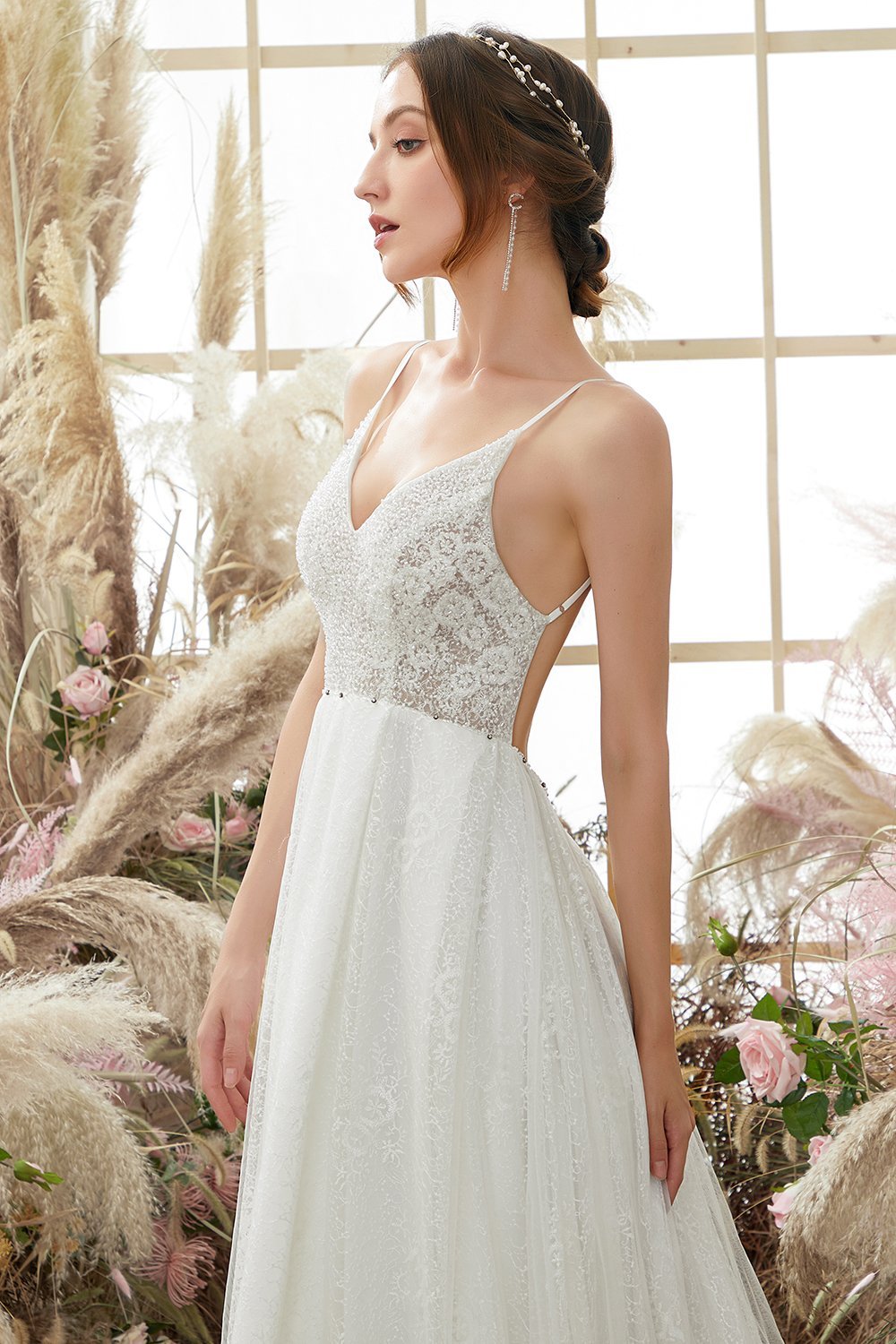 Vestido de noiva sem pescoço em V
