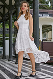 Vestido assimétrico de renda branca