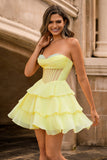 Espartilho sem alças amarelo Uma linha frisado Homecoming Dress