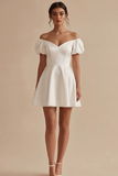 Vestido Curto Branco de Ombro a Ombro com Linha-A para a Formatura