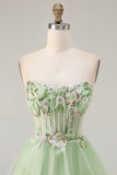 Vestido de baile de finalista de finalistas verde sem alças, A Line, Espartilho de Linha A com Folhos e Camadas