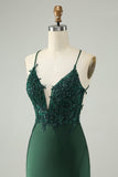 Glitter verde escuro apertado V pescoço frisado Homecoming Dress