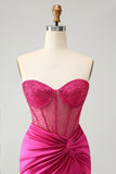 Sparkly Fuchsia Tight Beaded Corset Strapless Homecoming Vestido