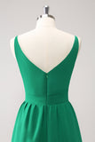 Verde A-Line V-Neck Tiered Vestido de Dama de Honra Longo