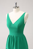 Verde A-Line V-Neck Tiered Vestido de Dama de Honra Longo