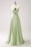 Verde claro A-Line Halter Hollow out cetim vestido de dama de honra com flor