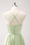 Verde claro A-Line Halter Hollow out cetim vestido de dama de honra com flor