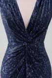 Vestido de coro franzido de lantejoulas azul-marinho brilhante com fenda