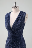 Vestido de coro franzido de lantejoulas azul-marinho brilhante com fenda