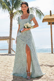 Vestido de dama de honra floral estampado verde cinza com fenda