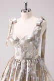 Prata Ajustável Correias A-Line Short Metallic Homecoming Dress com Folhos