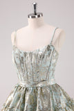 Verde claro A-Line Spaghetti Straps Short Corset Homecoming Dress com renda para trás