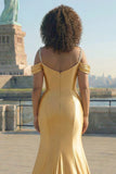 Vestido comprido de baile de baile de sereia de cetim com lantejoulas dourado e brilhante,