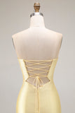 Sereia amarela sem alças recortado longo vestido de baile com fenda