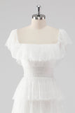 Uma linha preta pescoço quadrado vestido formal em camadas