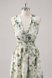 Vestido Comprido Verde de Linha-A com Decote em V e Estampado Floral para Damas de Honor