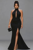 Vestido Preto Sereia Comprido com Decote Halter e Racha para Cerimónias