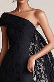 Uma bainha de ombro preto mãe do vestido de noiva com cabo de renda