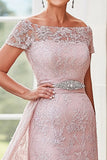 Blush elegante fora da coluna de ombro Renda longa mãe da noiva com strass