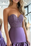 Ameixa Cetim Ruffle Uma Linha Querida Vestido de Baile com Missangas