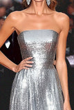 Sparkly Silver Metallic Strapless Um Vestido de Gala Linha