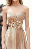 Champagne Metallic Sweetheart Um Vestido de Gala Linha
