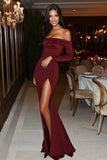 Burgundy cetim fora do ombro bainha vestido de gala com fenda