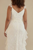 Vestido branco branco de decote em V com folhos e mais size com renda