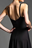 Uma linha de alças espaguete cetim vestido preto