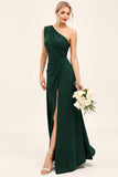 Pine Ruched um ombro longo vestido de dama de honra com fenda