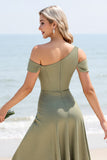 Azeitona Linha-A Ombro Frio Plissado Longos Vestidos de Damas de Honor com Fenda