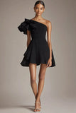Um Ombro Linha-A Preto Mini Vestido de Formatura