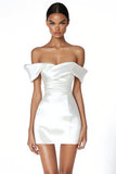 Vestidinho Branco Fora do Ombro Curto/Mini Bodycon Cetim