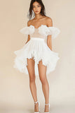 Branco Uma linha fora do ombro babado vestido de formatura