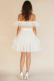 Branco Uma linha fora do ombro babado vestido de formatura